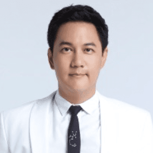 นพ.นัทธพงศ์ จิรุระวงศ์